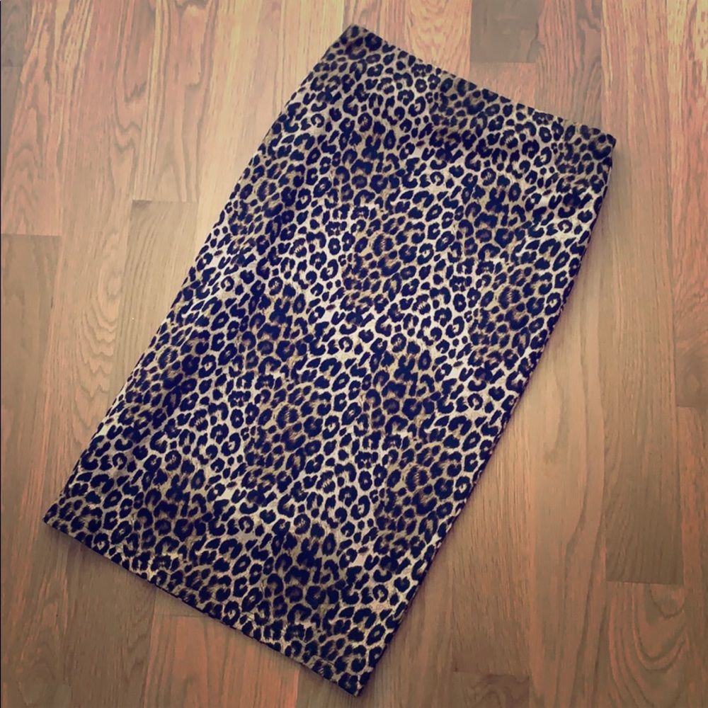 Timeless Samctuary leopard print pencil skirt